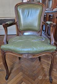 Sedia in stile francese con braccioli