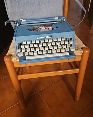 Macchina da scrivere portatile Antares Lisa 30 - A