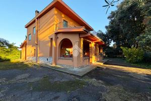 VILLA SINGOLA A MONTALTO DI CASTRO