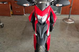 Ducati Hyperstrada 821