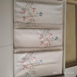 Asciugamani ricamati 