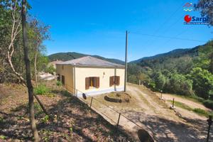 Villetta con ampio terreno - Tempio Pausania