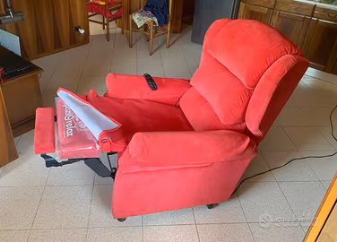 Poltrona relax per anziani con telecomando