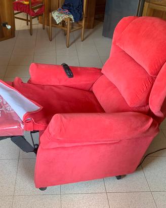 Poltrona relax per anziani con telecomando