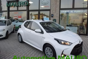 TOYOTA Yaris 1.5 Hybrid 5 porte - NEOPATENTATI