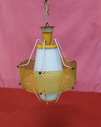Raro lampadario anni 60 metallo e vetro opalino 