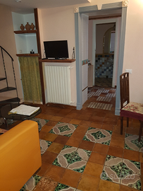 Bilocale semindipendente arredato al centro