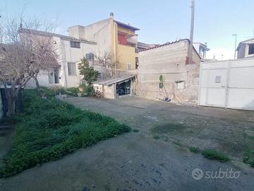 Casa Indipendente con due Giardini