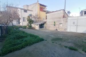 Casa Indipendente con due Giardini