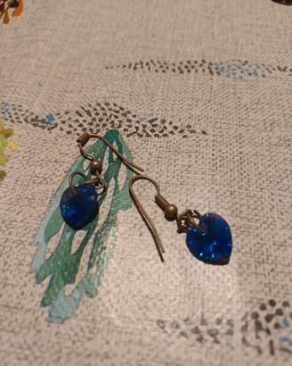 Orecchini cuore cristallo blu
