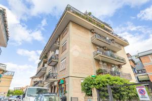 4 LOCALI A ROMA