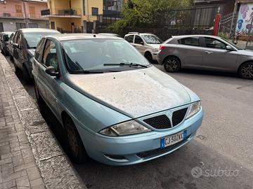Lancia Ypsilon elefantino