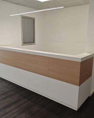 Bancone Reception Moderno - Ideale per Ufficio