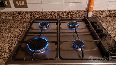 Piano cottura usato con 4 fuochi