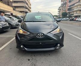 Toyota Aygo 1.0 VVT-i 72 CV 5 porte x-play MMT LED