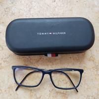 occhiali Tommy Hilfiger con lenti anti luce blu