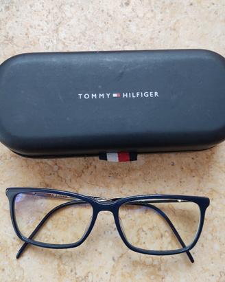 occhiali Tommy Hilfiger con lenti anti luce blu