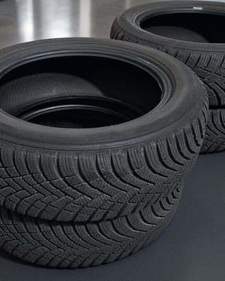 4 Pneumatici 195/55 R16 INVERNALI NUOVI + Catene