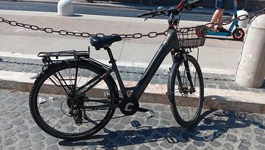 Bicicletta elettrica city bike - batteria al Litio