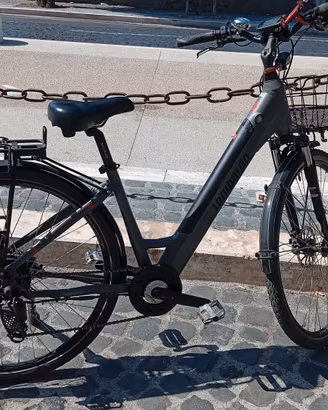 Bicicletta elettrica city bike - batteria al Litio