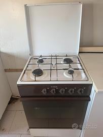 Indesit fornello