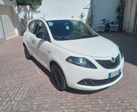 Lancia Ypsilon 1.0 Hybrid Ok Neo