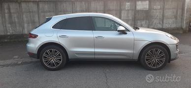 PORSCHE Macan - 2018