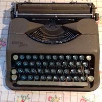 Macchina da scrivere Simtype Baby anni 50