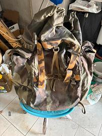 Zaino militare + 2 sacchi a pelo + borraccia