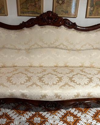 divano antico vintage in legno intagliato 