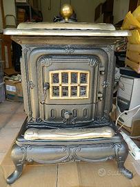 Stufa a legna in ghisa parlov stove