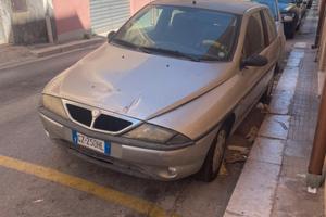 Lancia y 1.2 del 2000