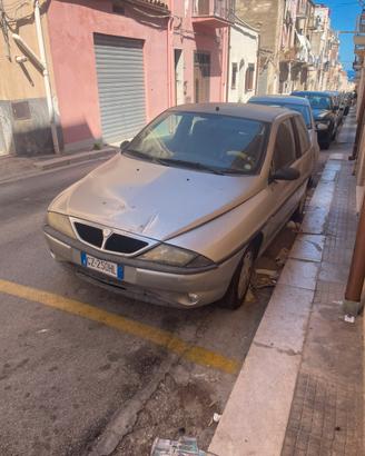 Lancia y 1.2 del 2000