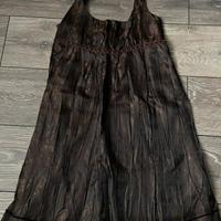 Abito da sera in tessuto marrone scintillante