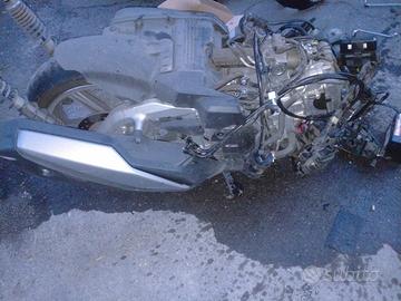 Honda sh 350 ricambi motore e carrozzeria 