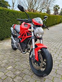 Ducati Monster 696
