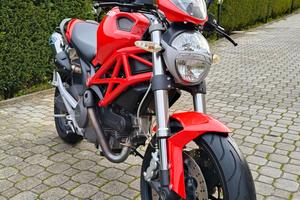Ducati Monster 696