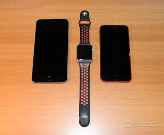 Due Apple iPhone e un Apple Watch, leggere