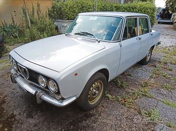 Alfa Romeo 2000 berlina del 1973