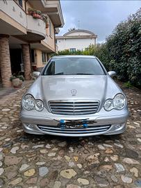 Auto mercedes