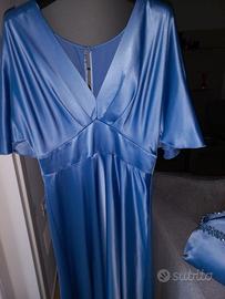 Abito da cerimonia con pochette abbinata