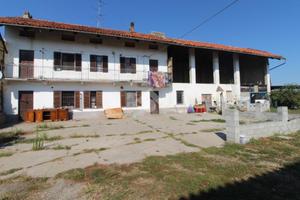 RUSTICO A TRONZANO VERCELLESE