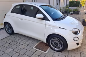 Fiat 500e 42 kWh ICON con telecamera