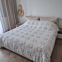 Copriletto artigianale all’uncinetto