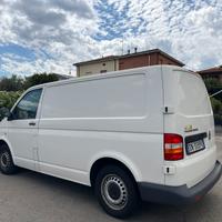 Volkswagen Transporter T5 - autocarro