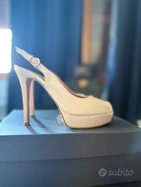 Sandali vernice beige