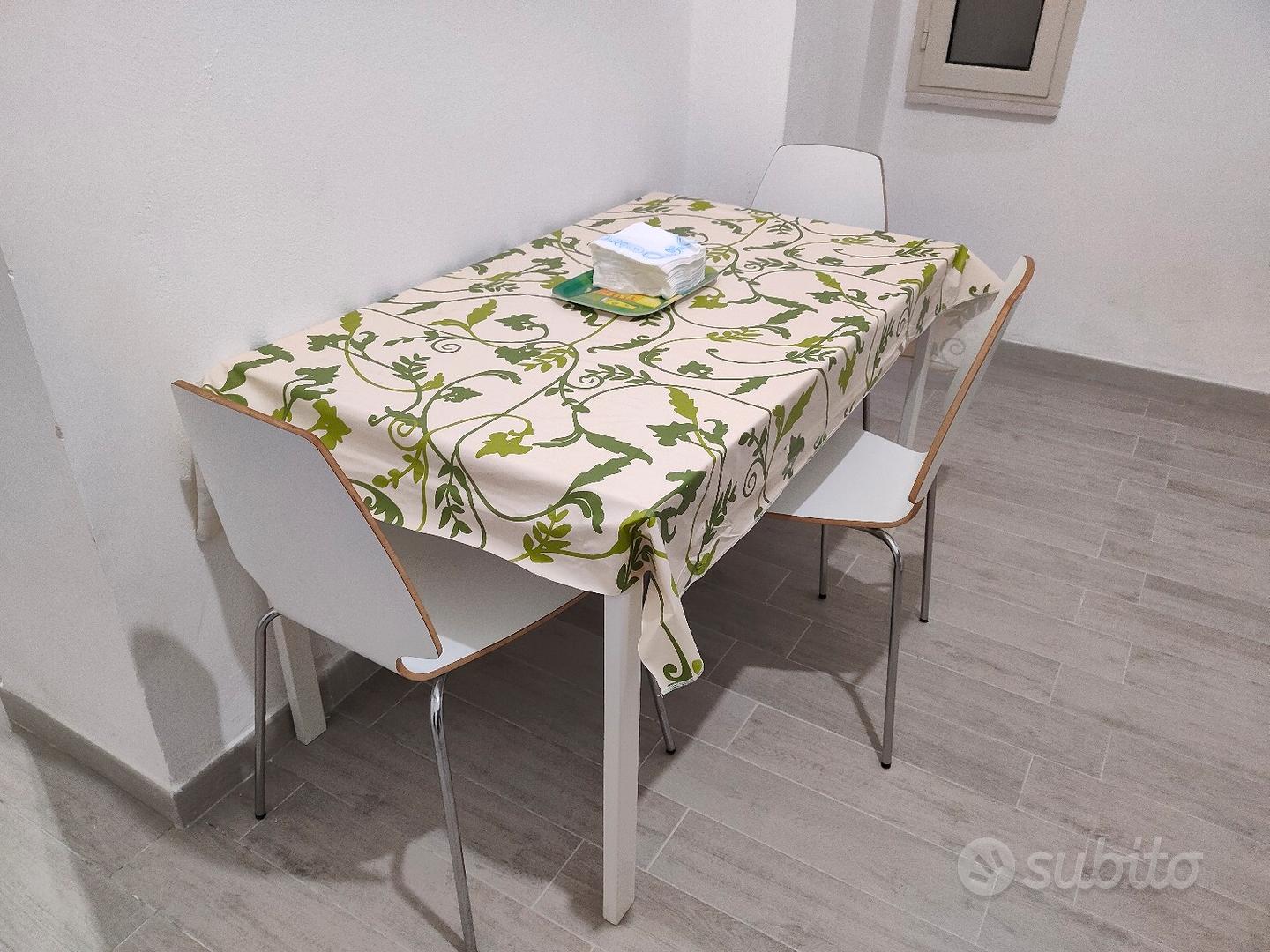 tavolo più sedie - Arredamento e Casalinghi In vendita a Brindisi