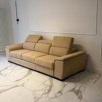 Divano in tessuto lavabile