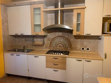 Cucina bianca completa