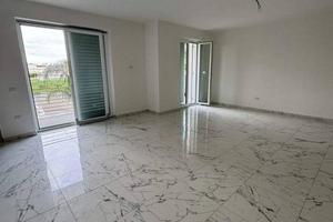 Appartamento di 100 m² con 3 locali e box auto a S